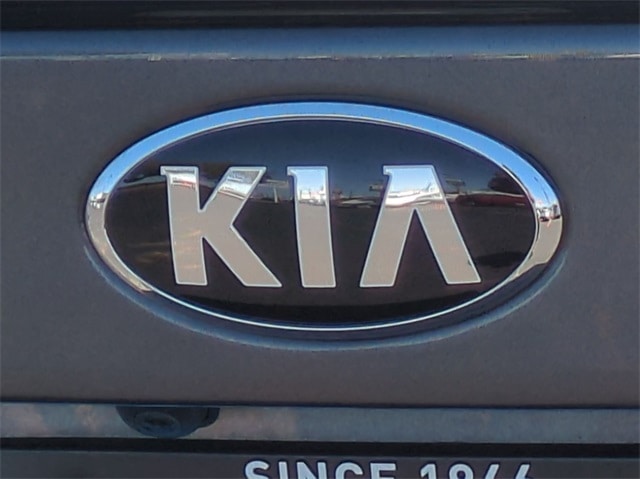 2020 Kia Optima S 7
