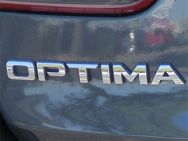 2020 Kia Optima S 26