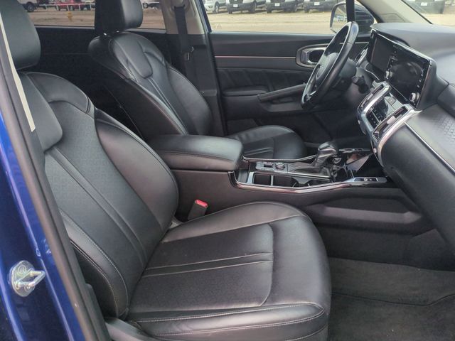 Thumbnail: 2023 Kia Sorento - 11