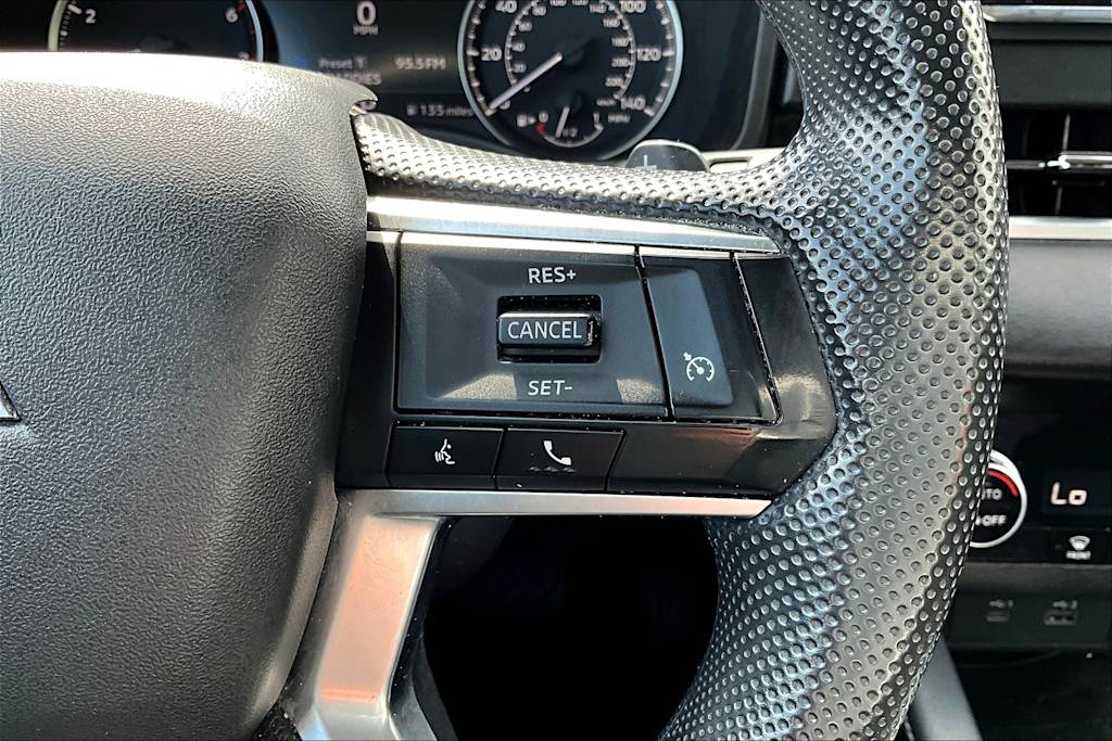 2022 Mitsubishi Outlander ES 23