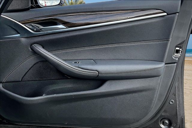 Thumbnail: 2021 BMW 5 Series - 19