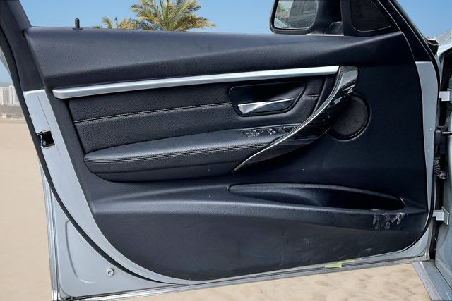 Thumbnail: 2018 BMW 3 Series - 17