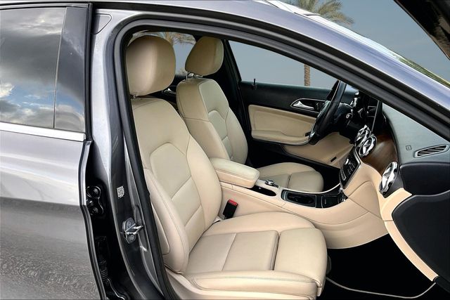 Thumbnail: 2019 Mercedes-Benz GLA - 12