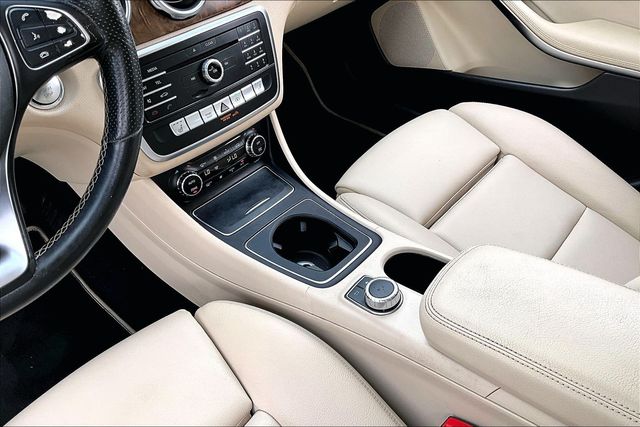 Thumbnail: 2019 Mercedes-Benz GLA - 17