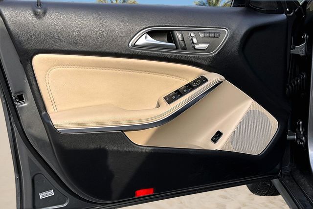 Thumbnail: 2019 Mercedes-Benz GLA - 26