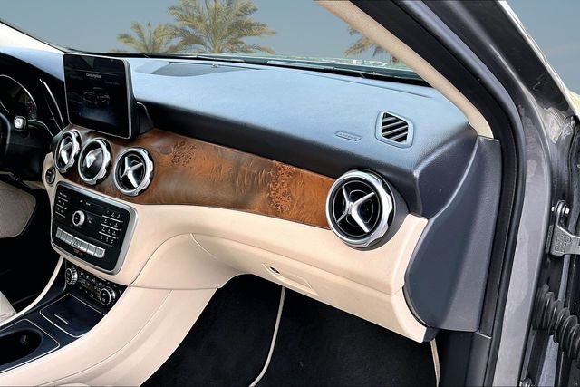 Thumbnail: 2019 Mercedes-Benz GLA - 23