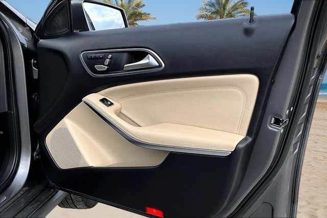 Thumbnail: 2019 Mercedes-Benz GLA - 27