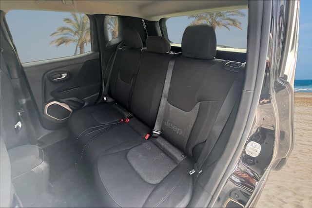 Thumbnail: 2017 Jeep Renegade - 10