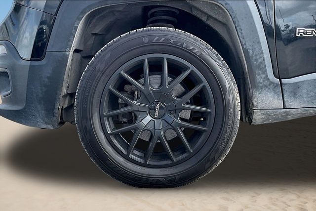 Thumbnail: 2017 Jeep Renegade - 7