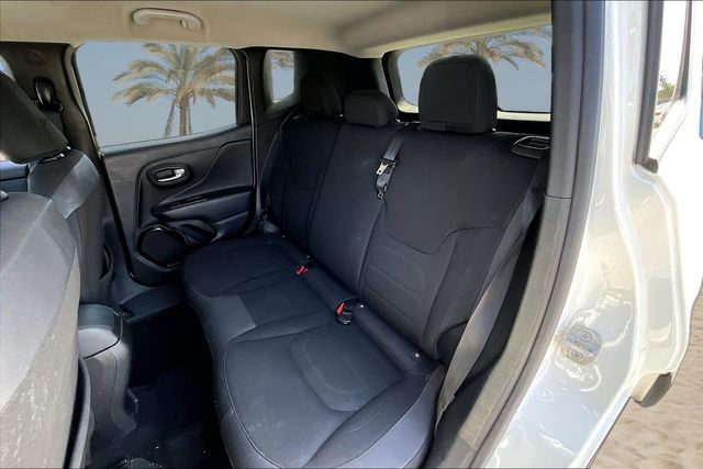 Thumbnail: 2017 Jeep Renegade - 12