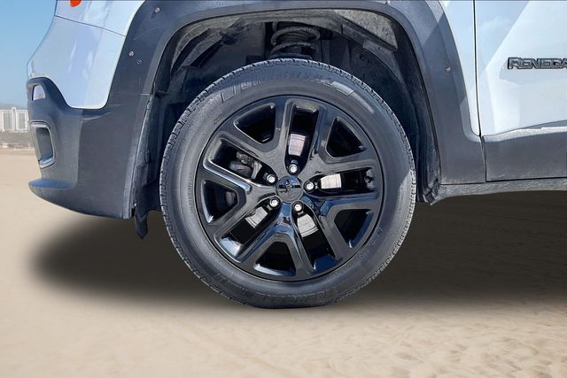 Thumbnail: 2017 Jeep Renegade - 8