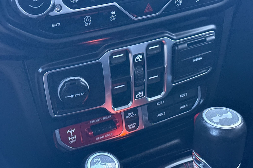 Thumbnail: 2021 Jeep Wrangler - 26