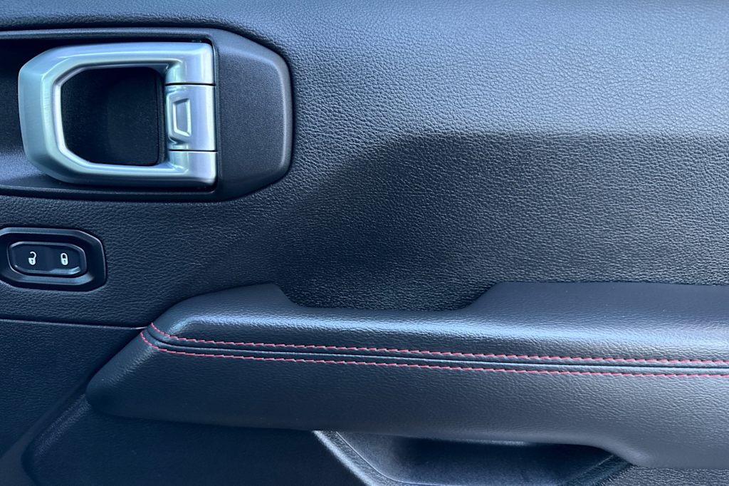 Thumbnail: 2021 Jeep Wrangler - 23