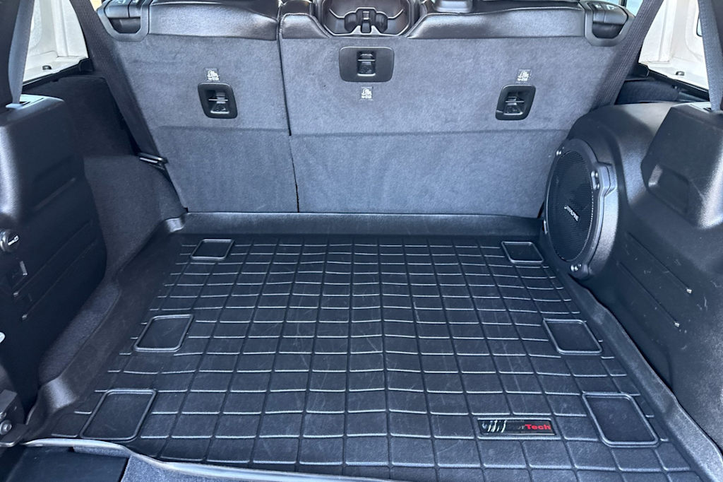 Thumbnail: 2021 Jeep Wrangler - 15