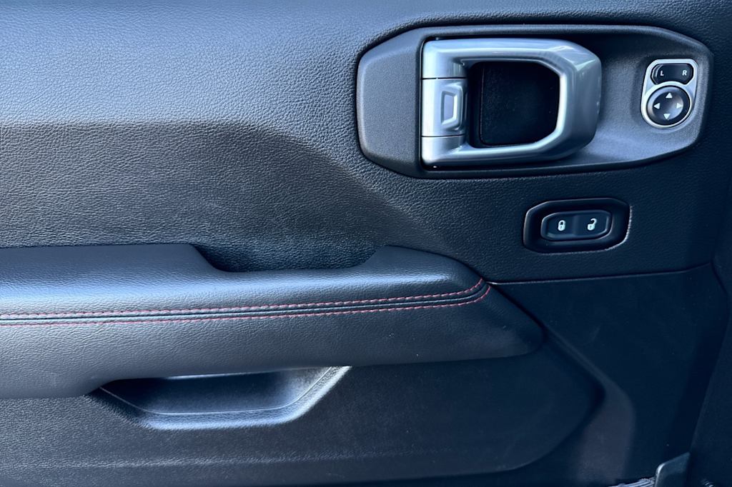 Thumbnail: 2021 Jeep Wrangler - 20