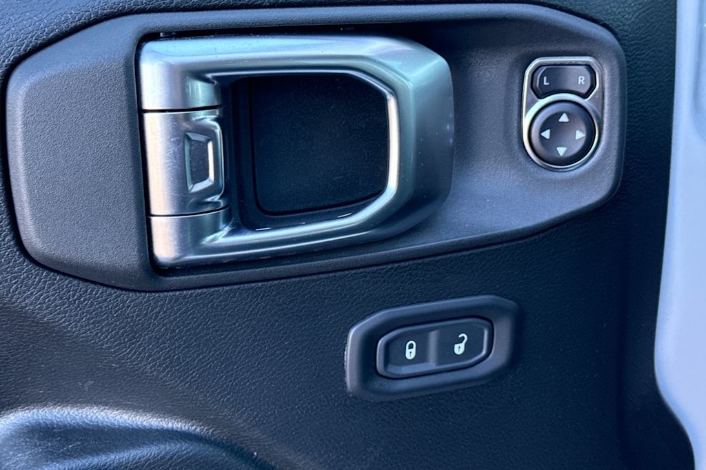 Thumbnail: 2023 Jeep Wrangler - 22