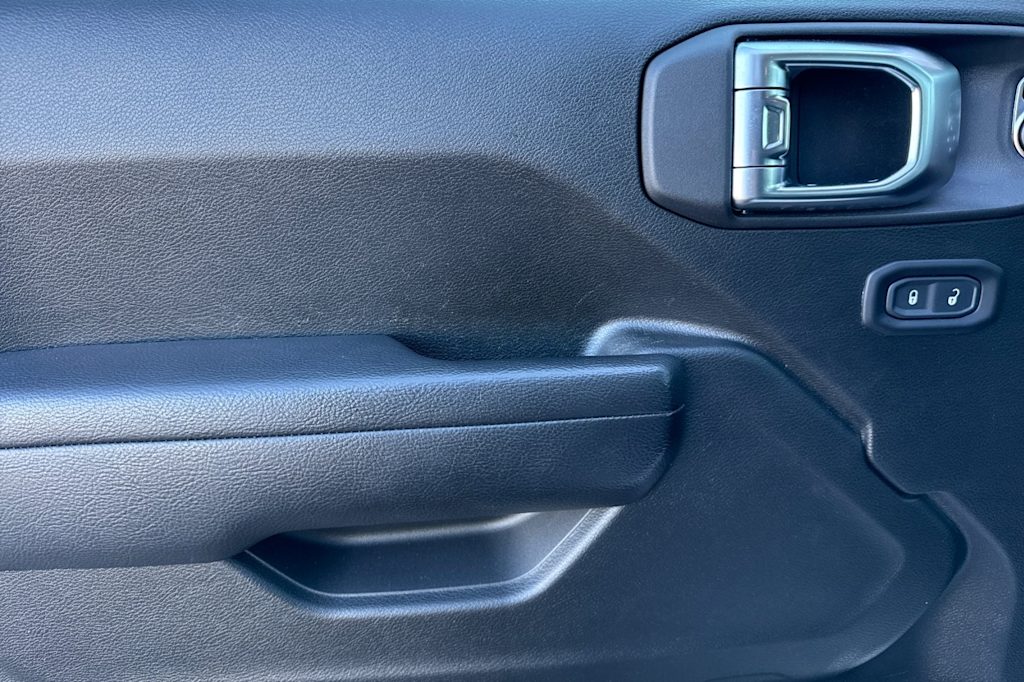 Thumbnail: 2023 Jeep Wrangler - 21