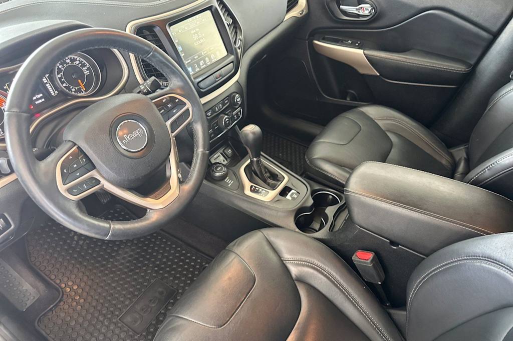 Thumbnail: 2017 Jeep Cherokee - 7