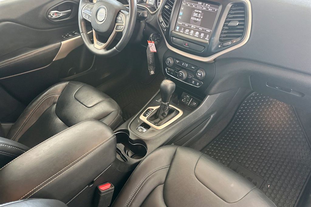 Thumbnail: 2017 Jeep Cherokee - 11