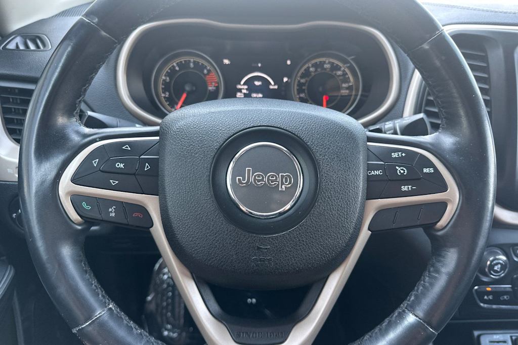 Thumbnail: 2016 Jeep Cherokee - 28