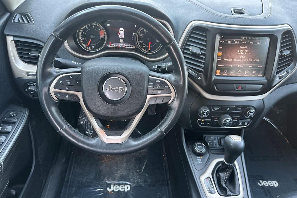 Thumbnail: 2016 Jeep Cherokee - 10
