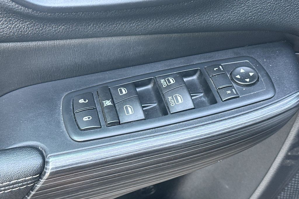 Thumbnail: 2016 Jeep Cherokee - 22