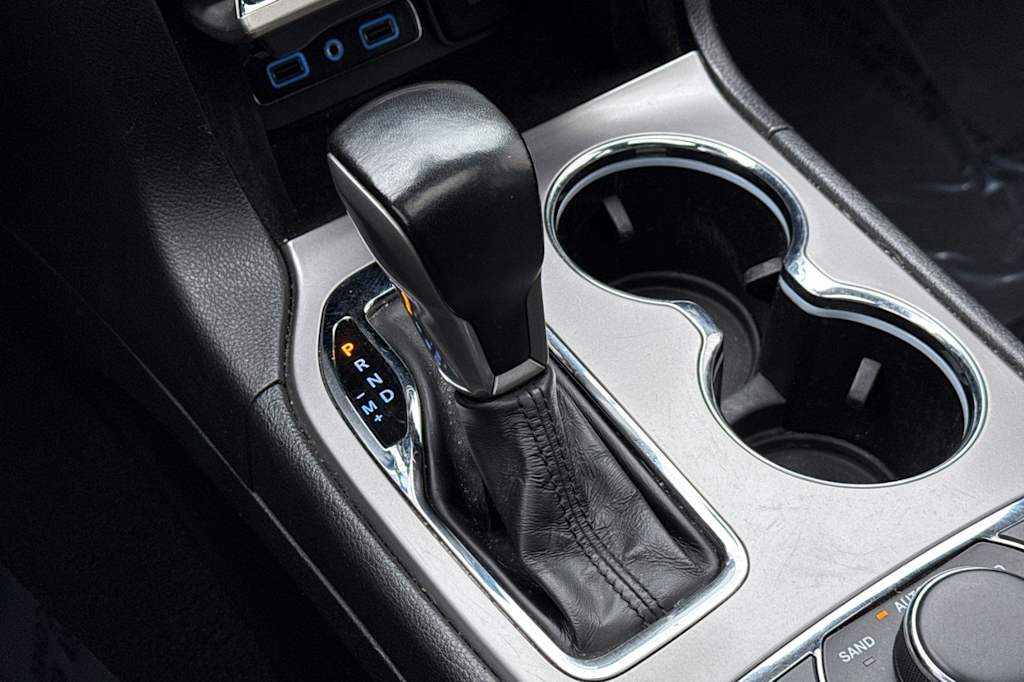 Thumbnail: 2022 Jeep Grand Cherokee - 13