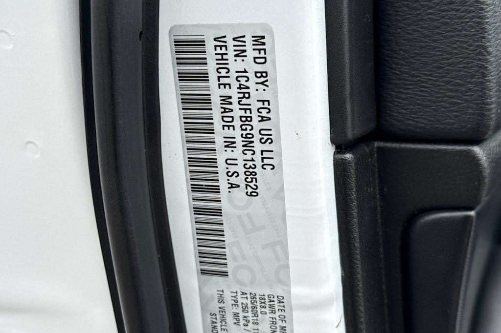 Thumbnail: 2022 Jeep Grand Cherokee - 16