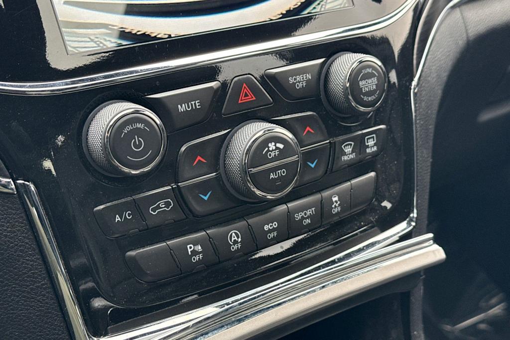 Thumbnail: 2022 Jeep Grand Cherokee - 27