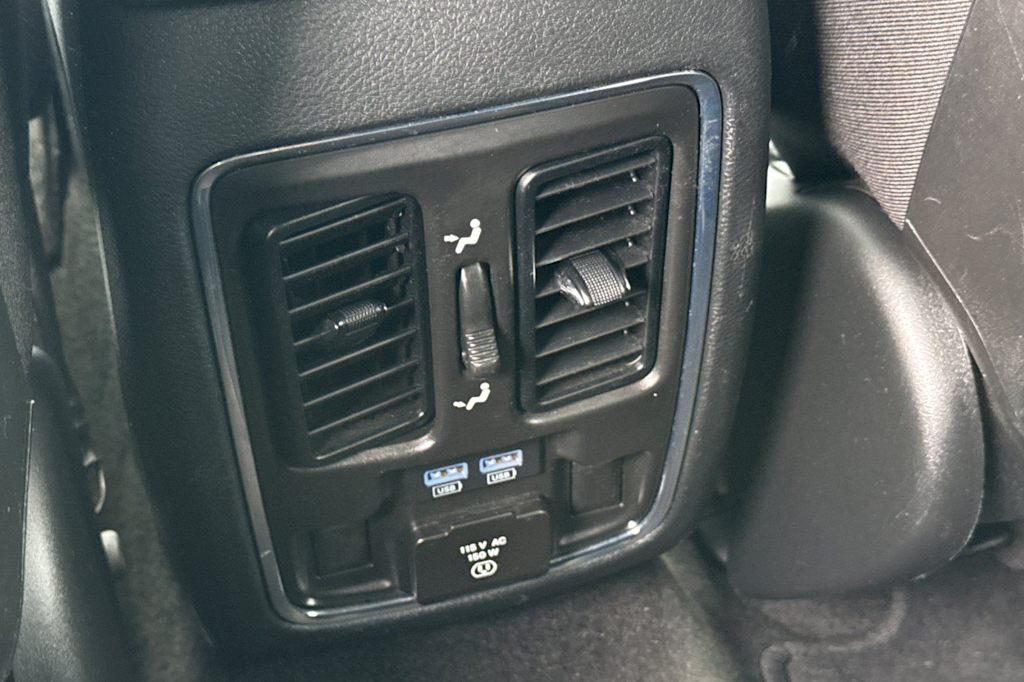 Thumbnail: 2022 Jeep Grand Cherokee - 22