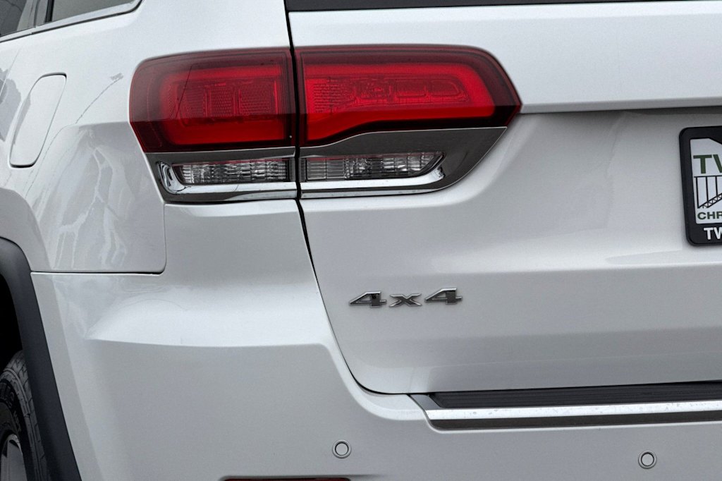 Thumbnail: 2022 Jeep Grand Cherokee - 33