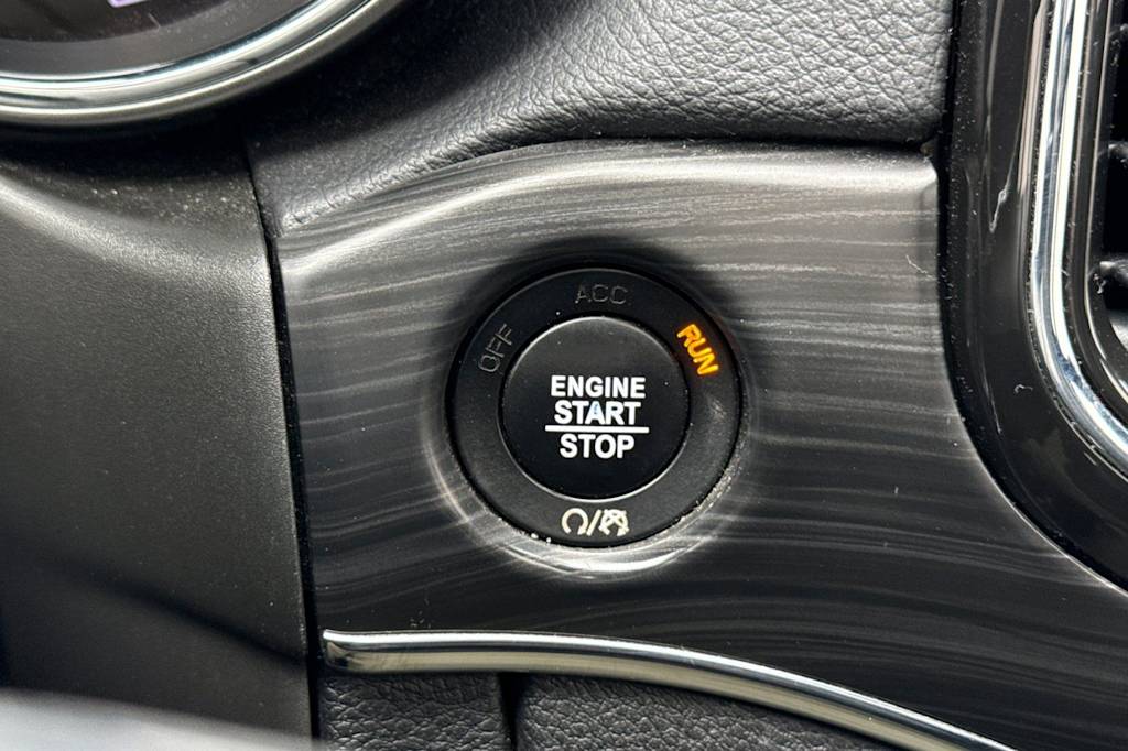 Thumbnail: 2022 Jeep Grand Cherokee - 28