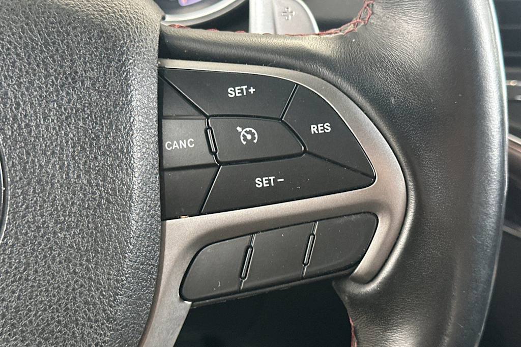 Thumbnail: 2018 Jeep Grand Cherokee - 32