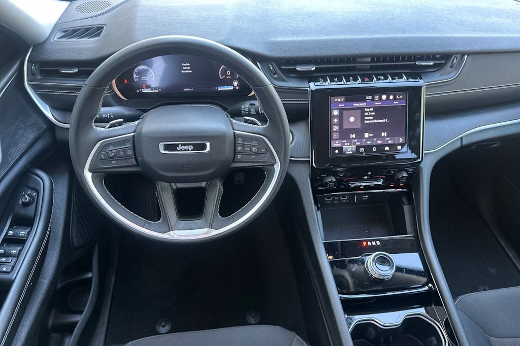 Thumbnail: 2023 Jeep Grand Cherokee - 12