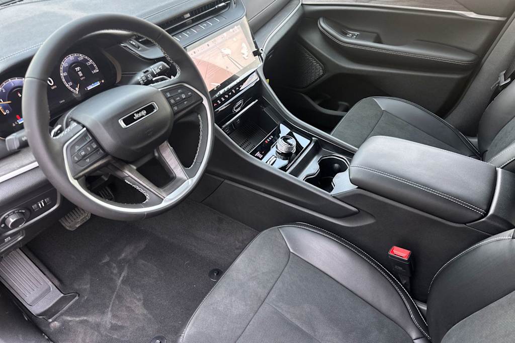 Thumbnail: 2026 Jeep Grand Cherokee - 8