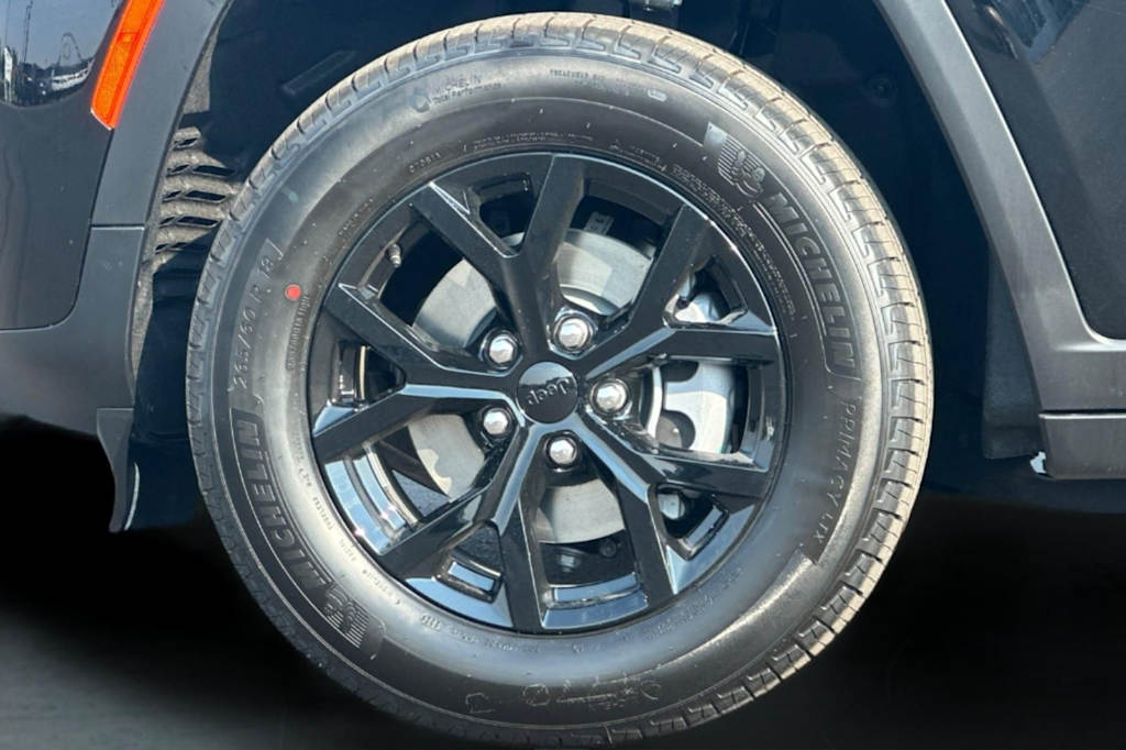 Thumbnail: 2026 Jeep Grand Cherokee - 7