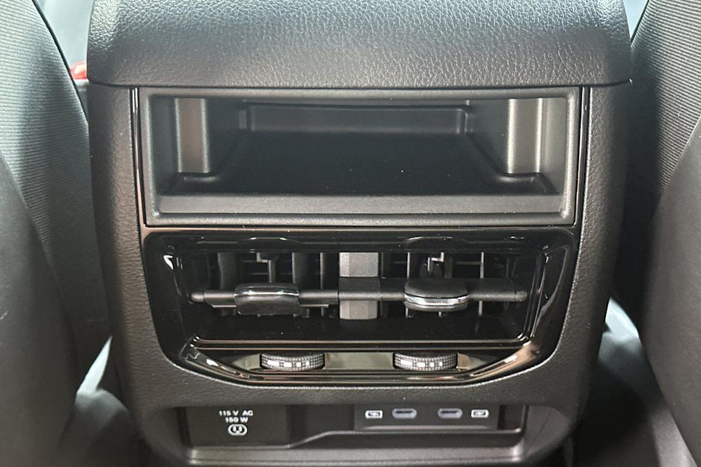 Thumbnail: 2026 Jeep Grand Cherokee - 12