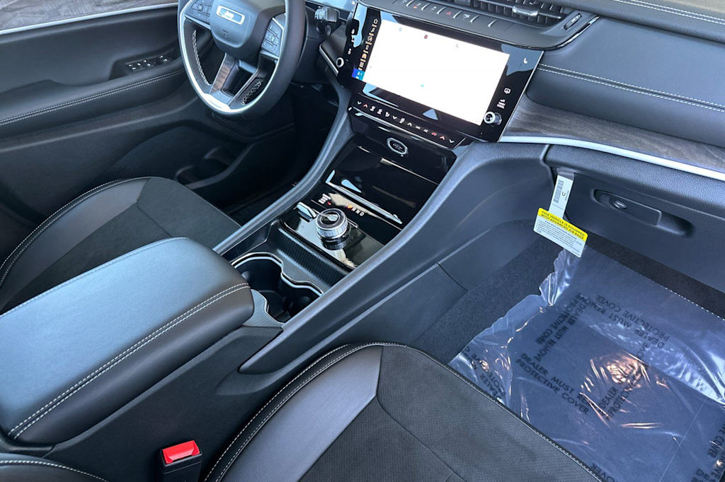 Thumbnail: 2026 Jeep Grand Cherokee - 11