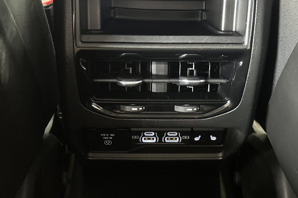 Thumbnail: 2023 Jeep Grand Cherokee - 23