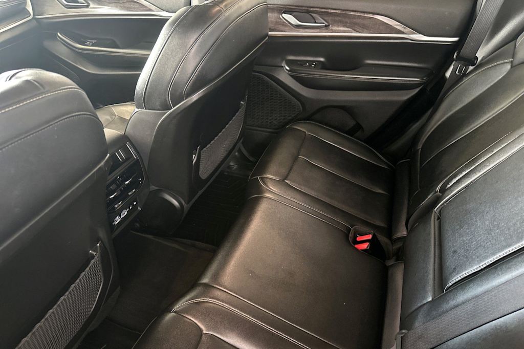 Thumbnail: 2023 Jeep Grand Cherokee - 10