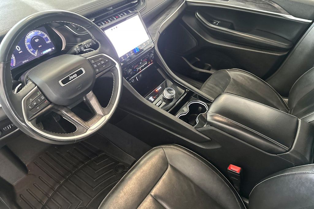 Thumbnail: 2023 Jeep Grand Cherokee - 8