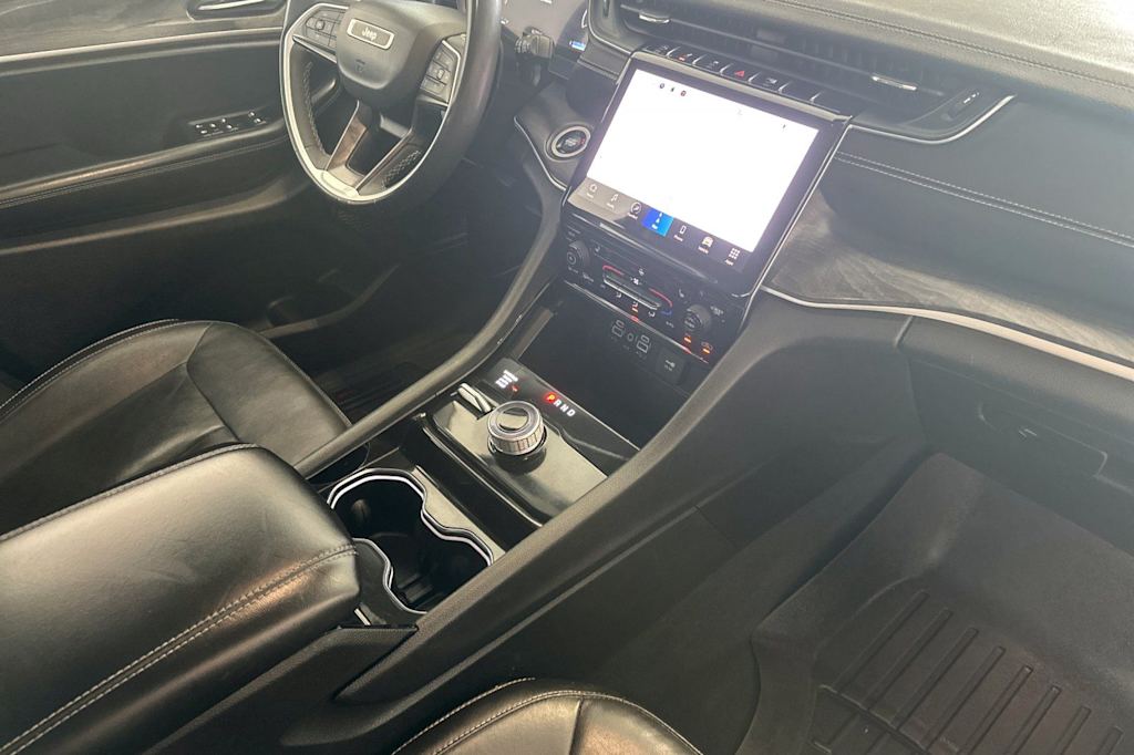 Thumbnail: 2023 Jeep Grand Cherokee - 12