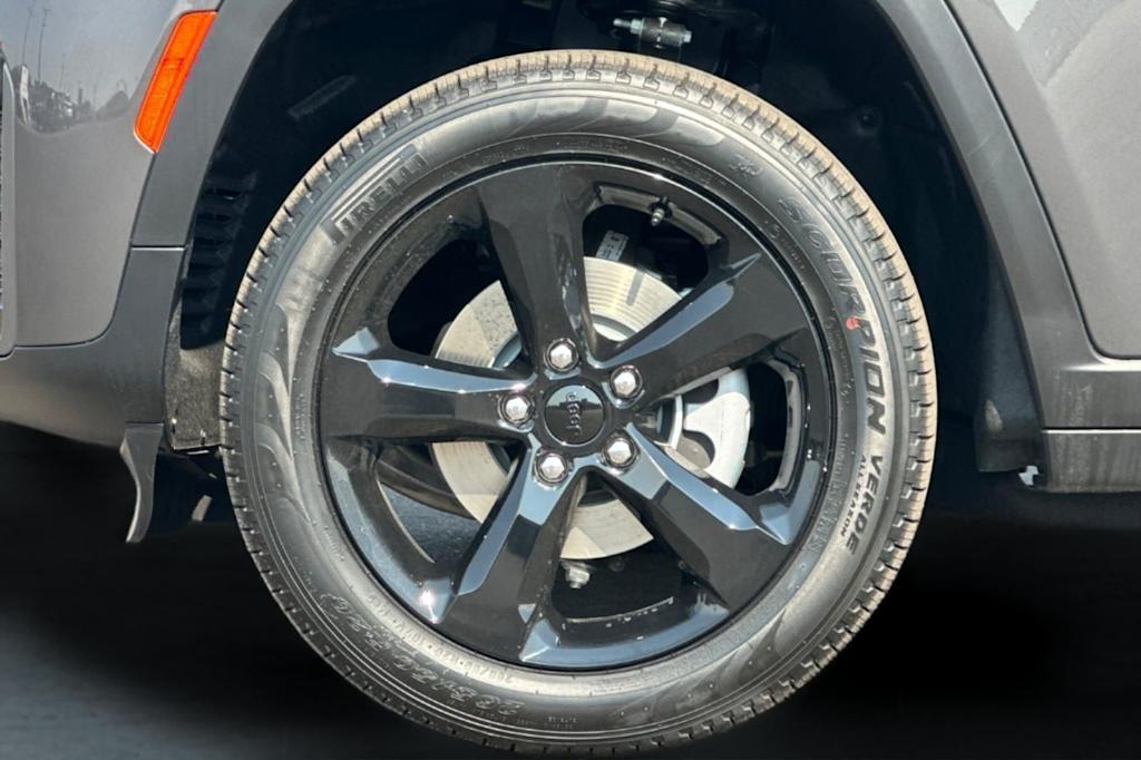 Thumbnail: 2026 Jeep Grand Cherokee - 7