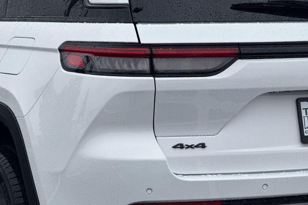 Thumbnail: 2026 Jeep Grand Cherokee - 33