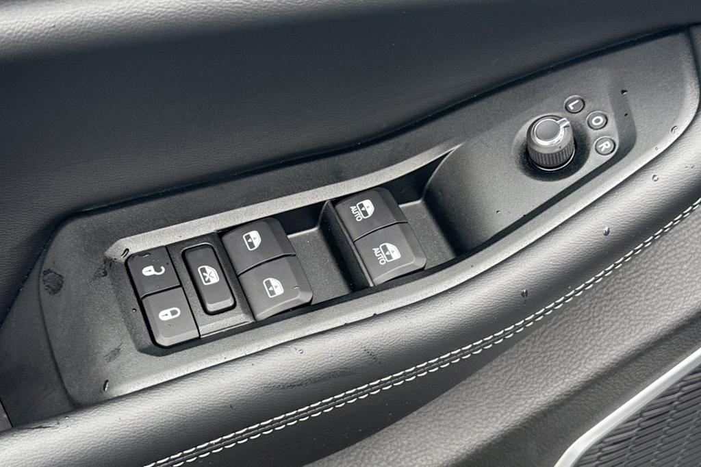 Thumbnail: 2026 Jeep Grand Cherokee - 20