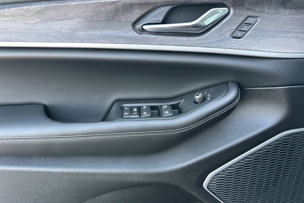 Thumbnail: 2026 Jeep Grand Cherokee - 20