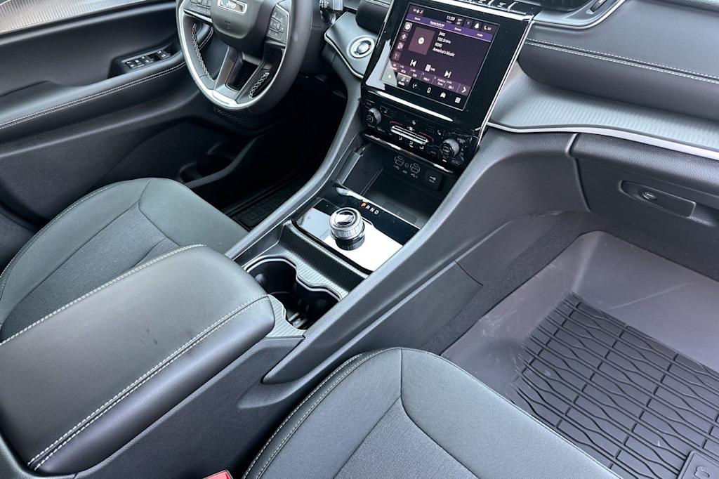 Thumbnail: 2026 Jeep Grand Cherokee L - 10