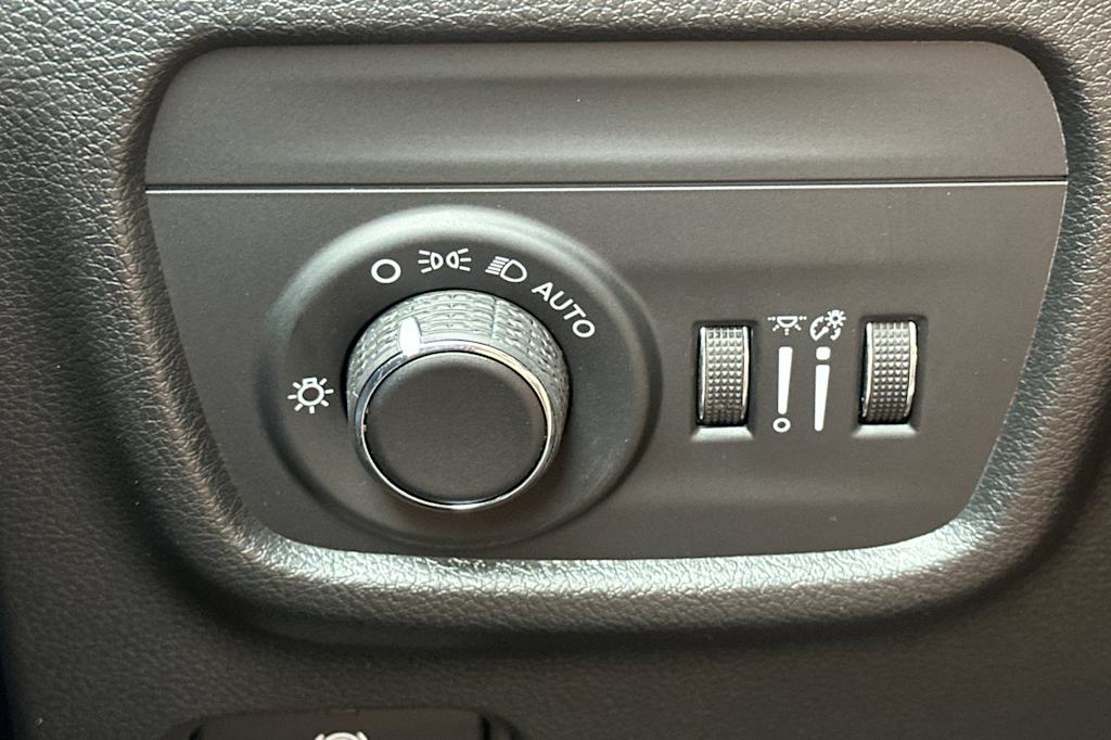 Thumbnail: 2026 Jeep Grand Cherokee L - 34