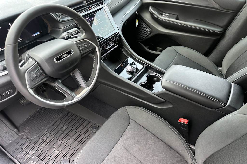 Thumbnail: 2026 Jeep Grand Cherokee L - 7