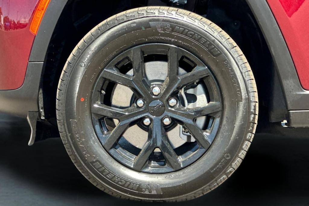 Thumbnail: 2026 Jeep Grand Cherokee L - 8